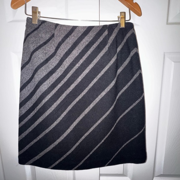 Style & Co Wool Blend Charcoal Gray Striped Skirt Size 6 - Picture 2 of 5